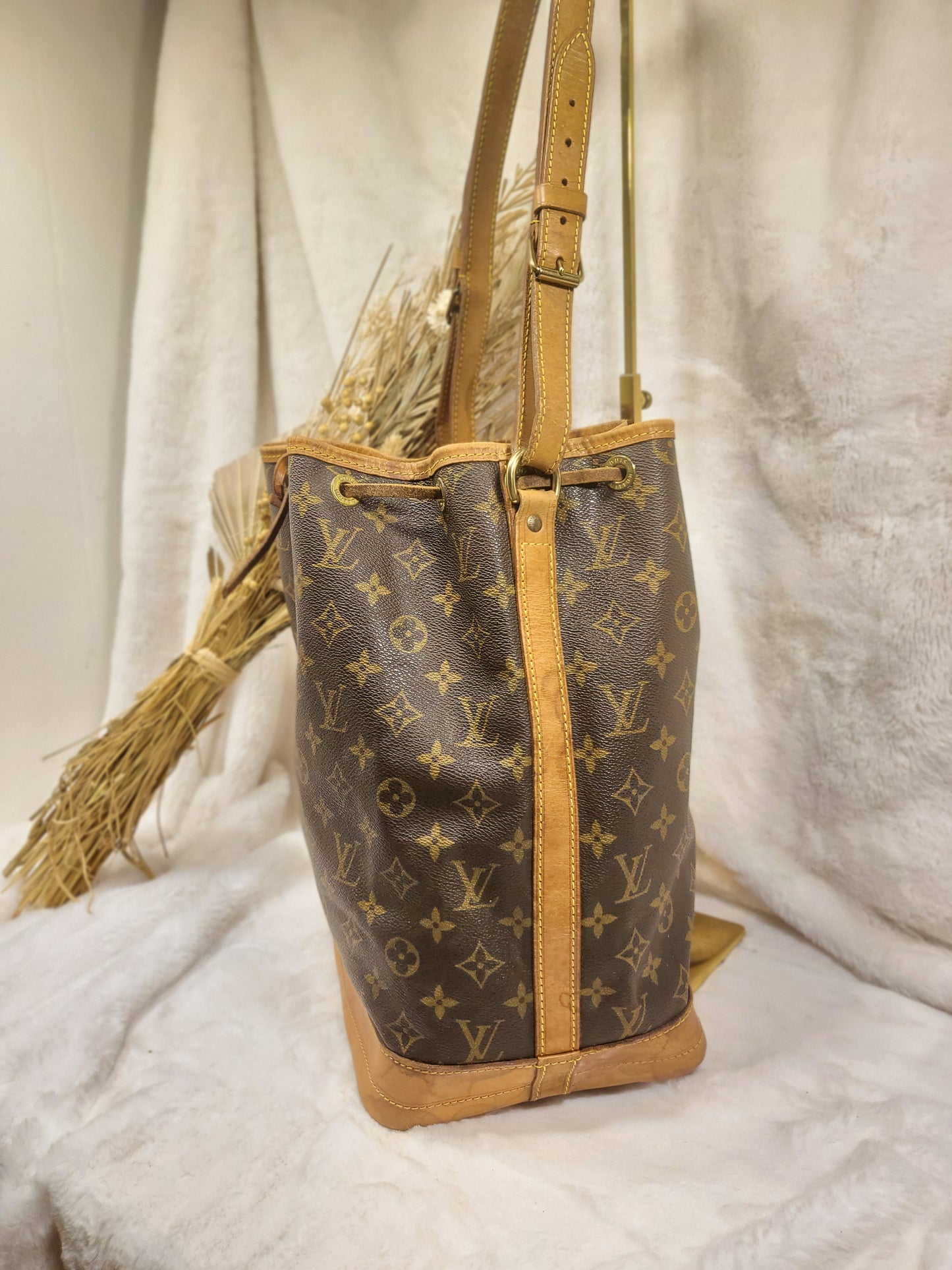 Authentic pre-owned Louis Vuitton Noe gm bucket shoulder bag