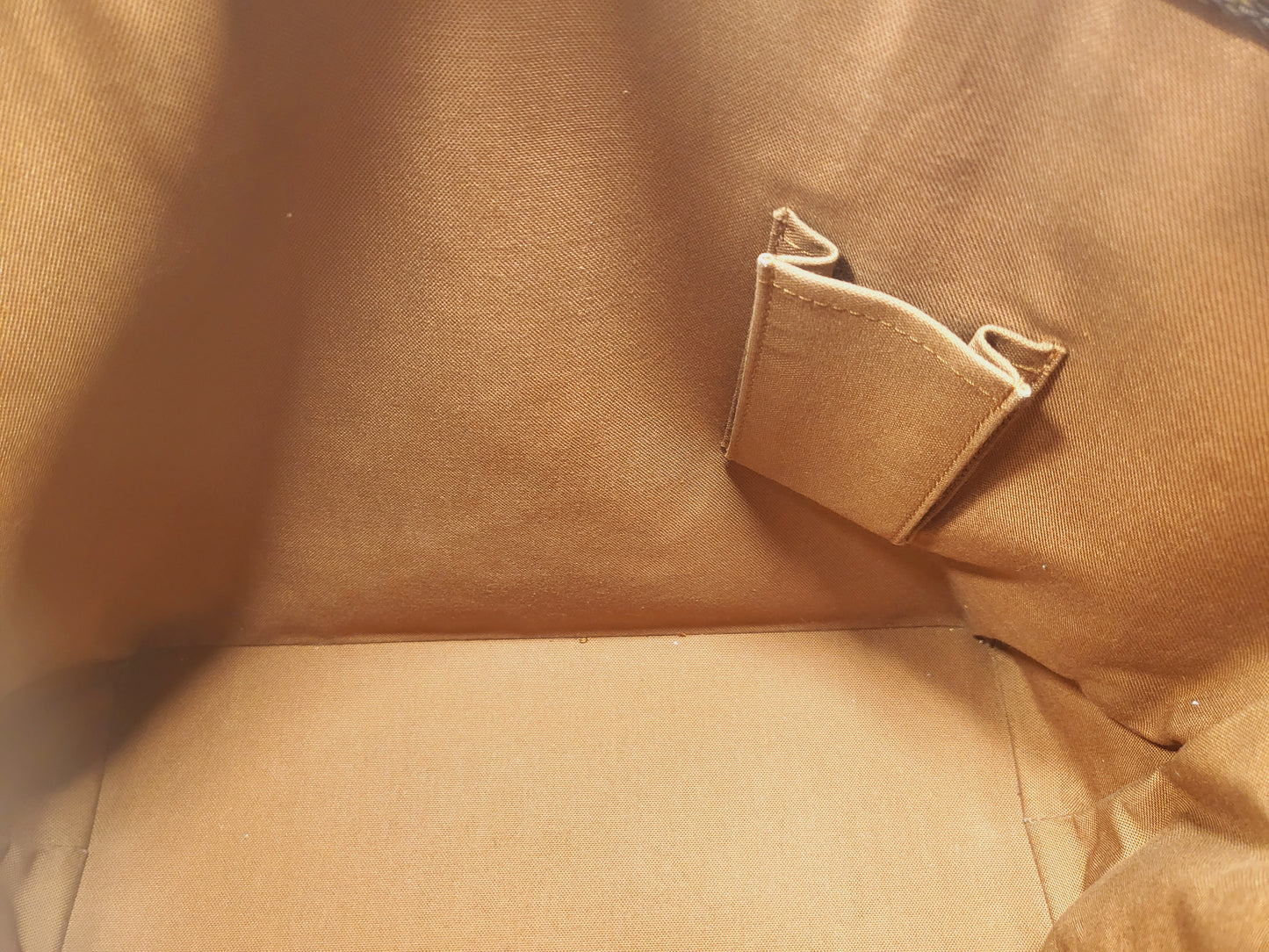 Authentic pre-owned Louis Vuitton Cabas Mezzo tote shoulder bag