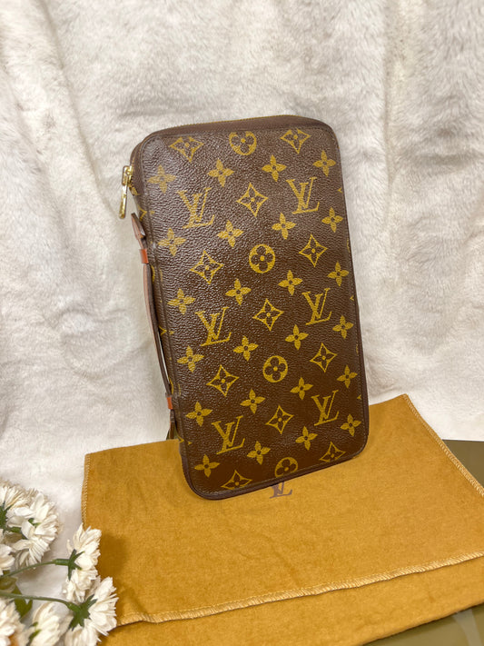 Authentic pre-owned Louis Vuitton Travel organizer de voyage